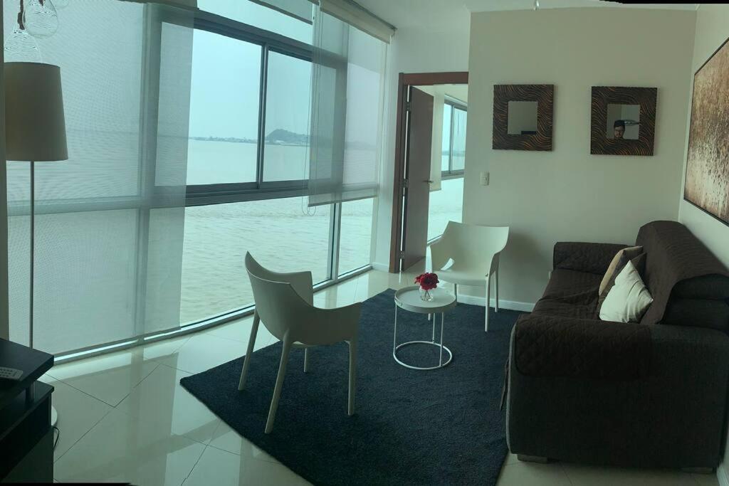 Apartamento VISTA Al RIO PUERTO SANTANA Riverfront 1 Guayaquil Esterno foto