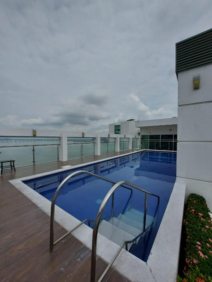 Apartamento VISTA Al RIO PUERTO SANTANA Riverfront 1 Guayaquil Esterno foto